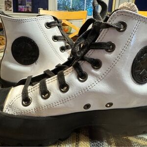 Women's Chuck Taylor All Stars High Surface Fusion Lugged White and Black Sz 7